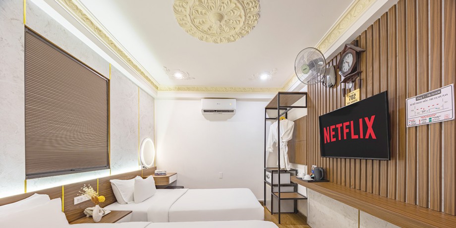 sangtrong702 (1).jpg